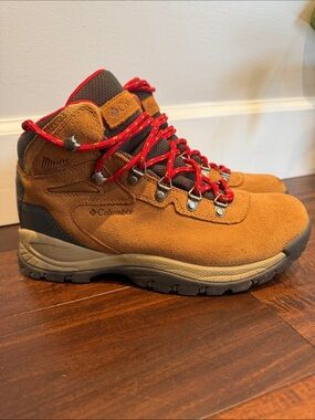 Women’s Newton Ridge Plus Waterproof Amped Hiking Boot